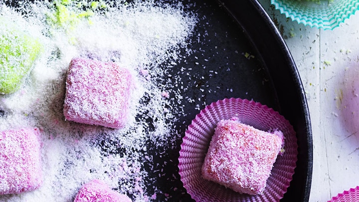 Little Jelly Lamingtons